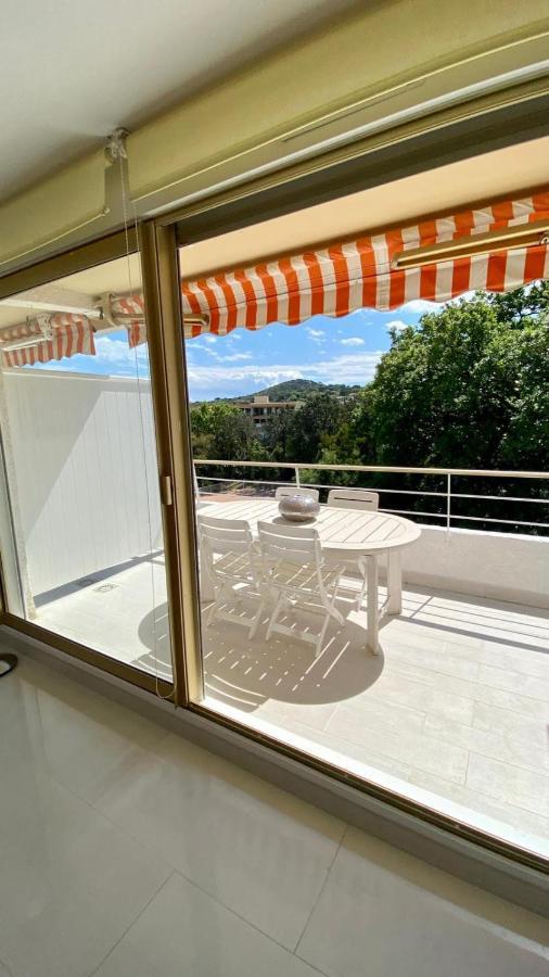 Apartamento Charming Studio With Pool In Saint Tropez Exterior foto